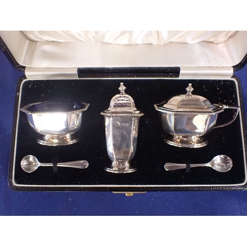 366 - GEORGE V SILVER FIVE PIECE CRUET, CASED Birmingham 1936