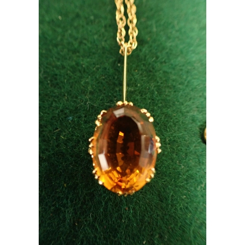 417 - CITRINE AND YELLOW GOLD VICTORIAN STYLE PENDANT AND CHAIN