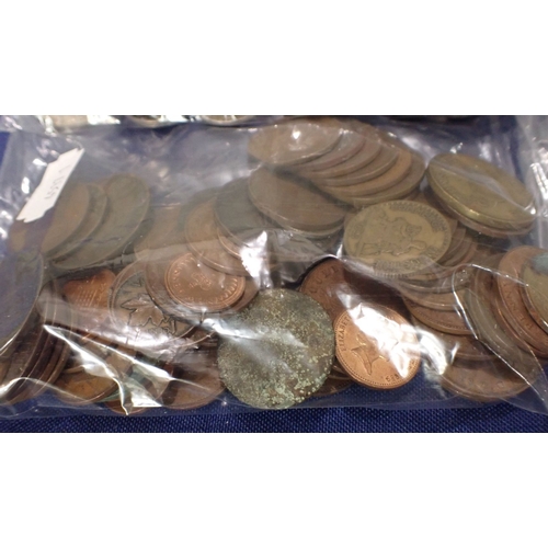 524 - QUANTITY OF MIXED COINS