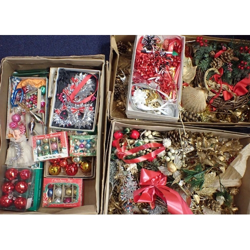 55 - A QUANTITY OF CHRISTMAS DECORATIONS including a few vintage glass baubles (some in original boxes), ... 