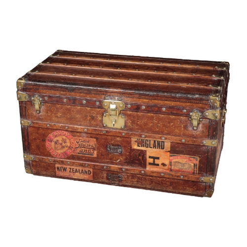 267 - A LOUIS VUITTON TRUNK early 20th Century, serial number on the lock plate '06917', the hinged lid op... 