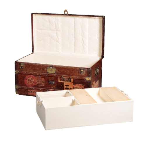 267 - A LOUIS VUITTON TRUNK early 20th Century, serial number on the lock plate '06917', the hinged lid op... 