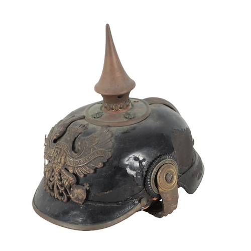 276 - A FIRST WORLD WAR IMPERIAL GERMAN / PRUSSIAN PICKELHAUBE UNIFORM HELMET the central plate with the I... 