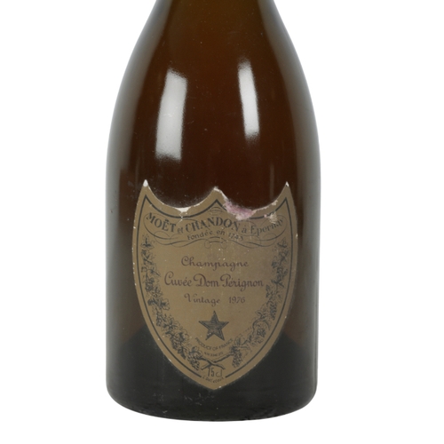 86 - CHAMPAGNE: DOM PÃRIGNON, 1976 MoÃ«t et Chandon Ã  Epernay, 1 bottle