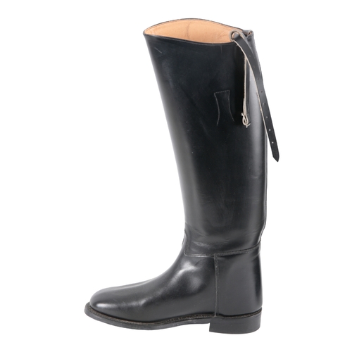 376 - REGENT: A PAIR OF BLACK LEATHER RIDING BOOTS size 4.5

Provenance: A Private Collection of Clothing ... 