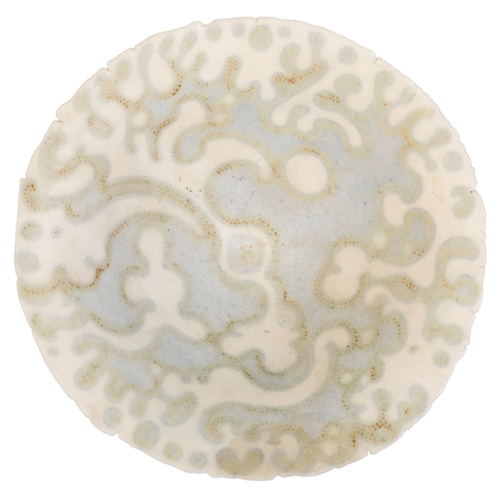 678 - *MARY ROGERS (1929-2021): A FINE FOOTED PORCELAIN DISH the bowl interior with mottle swirl decoratio... 