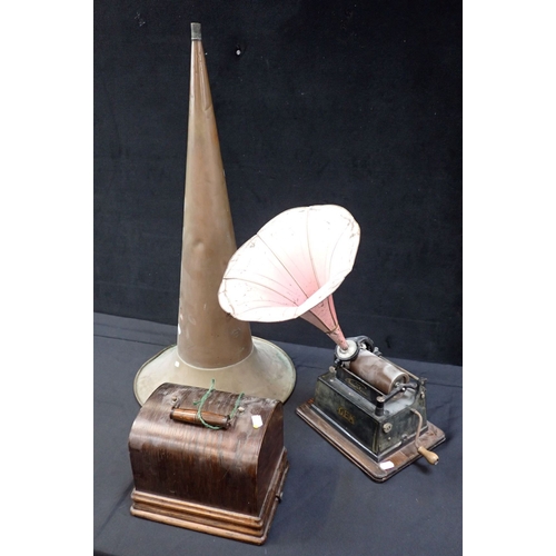 215 - AN EDISON 'GEM' PHONOGRAPH, CASED, WITH PINK PAINTED FLOWER HORN and large brass horn (lacking horn ... 