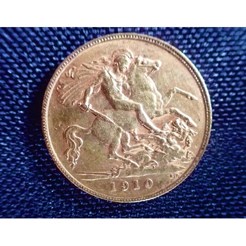 437 - A 1910 GOLD HALF SOVEREIGN