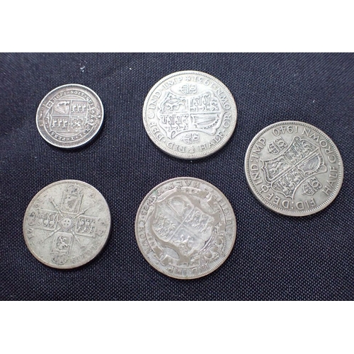 441 - A 1935 CROWN with other commemorative coins