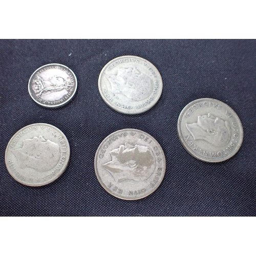 441 - A 1935 CROWN with other commemorative coins