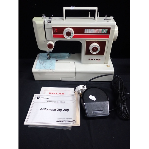 27 - A RICCAR 445SP ELECTRIC SEWING MACHINE