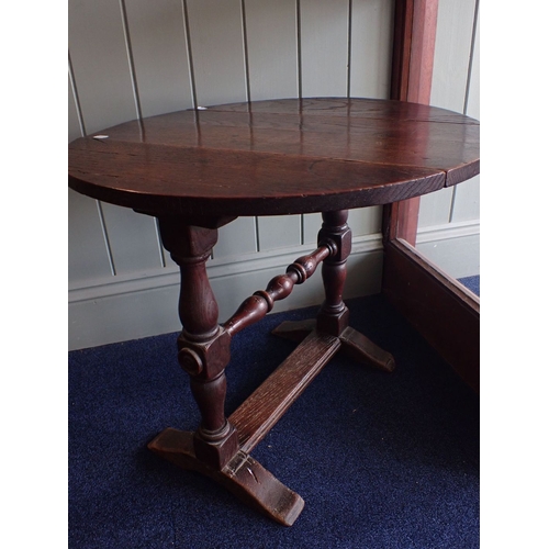 878 - AN OCCASIONAL TABLE , THE TIMBER SALVAGED FROM THE ROOF OF WINDSOR CASTLE one of the drop-flaps inci... 