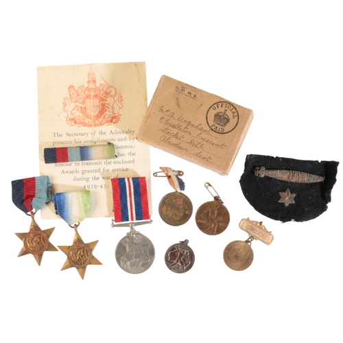 190 - A WW2 GROUP TO A URQUHART, POSSIBLY A SUBMARINER 1939/45 Star
Atlantic Star
War Medal

In Box of iss... 