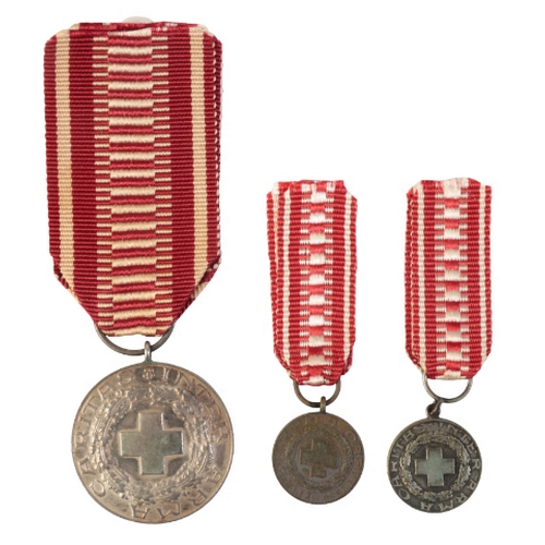 260 - FINLAND. RED CROSS MEDALS OF MERIT Finland. Red Cross Medal of Merit (Suomen Punainen Ristin Ansiomi... 