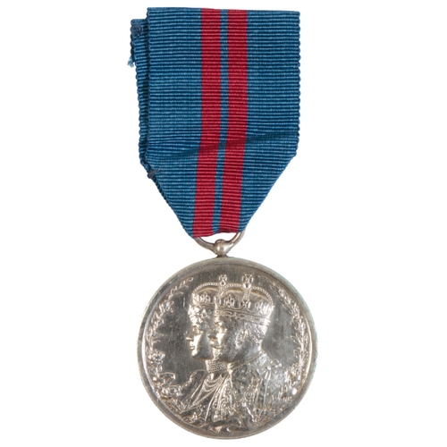 39 - 1911 DELHI DURBAR MEDAL condition GVF