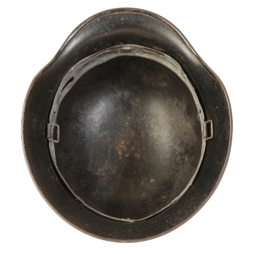 487 - A WWII M35 GERMAN MILITARY HELMET