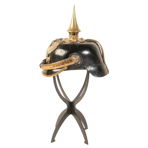 498 - A WWI GERMAN OFFICERS PICKELHAUBE the leather skull with original leather lining, leather and brass ... 