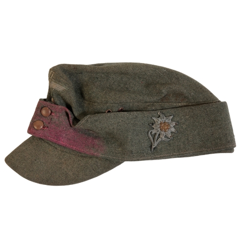 520 - A WWII GERMAN MOUNTAIN TROOPER'S SIDE CAP (issued to Ski Rifle Troops and Light Infantry)