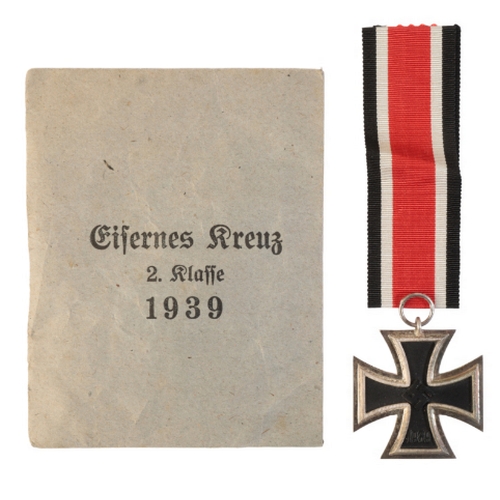 77 - A 1939 IRON CROSS 2ND CLASS WITH ORIGINAL PACKET maker stamped on the ring