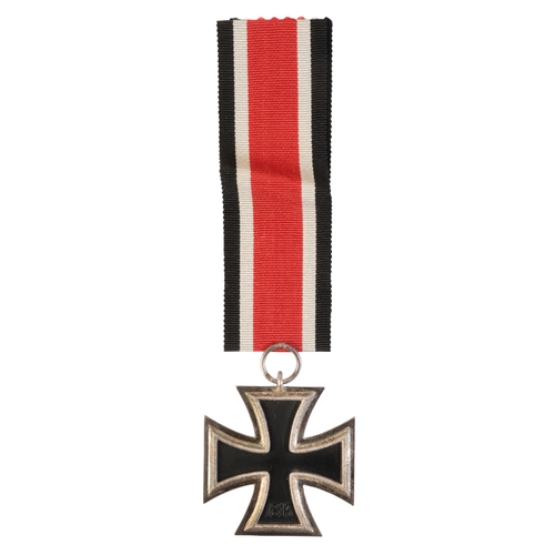 77 - A 1939 IRON CROSS 2ND CLASS WITH ORIGINAL PACKET maker stamped on the ring