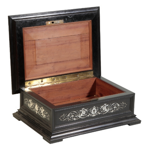 134 - AN ITALIAN EBONY AND IVORY INLAID BOX late 19th/early 20th century, the parquetry top with a central... 