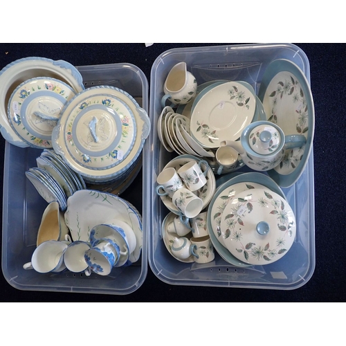 101 - A WEDGWOOD BARLASTON 'PENSHURST' PART DINNER SERVICE together with a quantity of 1930s tea and dinne... 