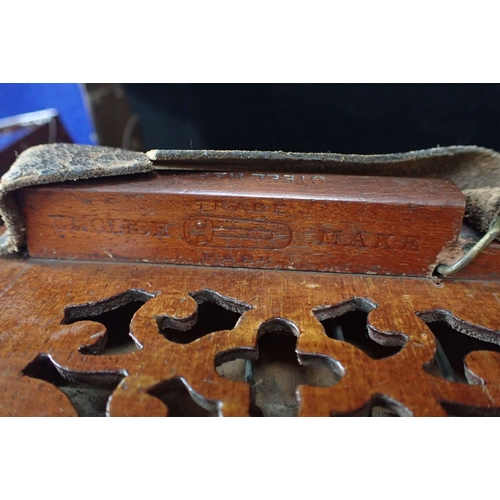 210 - A TWENTY-ONE BUTTON CONCERTINA: 'ENGLISH MAKE' and 'TRADE MARK' and 'STEEL REEDS' stamped to grip, i... 