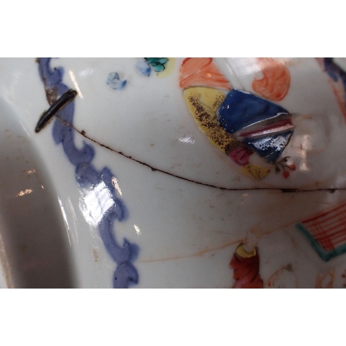 373 - CHINESE EXPORT DISH AND MUG 18th century, dish 27cm wide (old repair), with an export blue and white... 