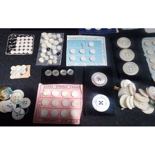 483 - A QUANTITY OF VARIOUS BUTTONS including boot, glove, underwear and mother-of-pearl types