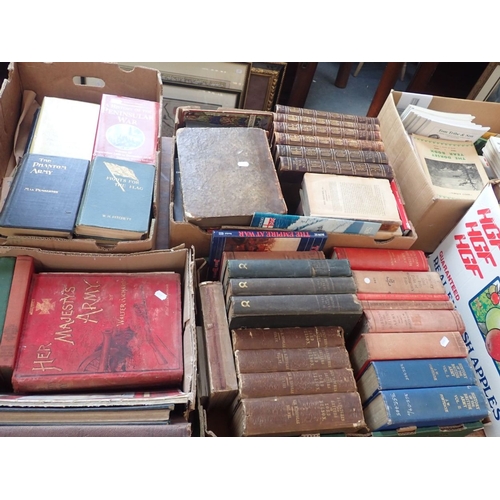 601 - A QUANTITY OF MILITARY BOOKS