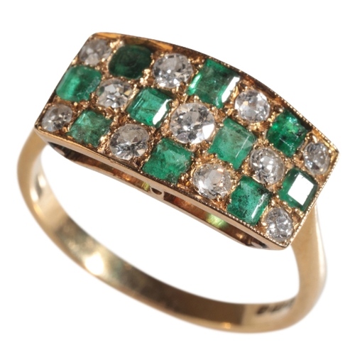 46 - AN EMERALD & DIAMOND CHEQUER BOARD RING on an 18ct yellow gold shank, ring size T, (c.3grams)