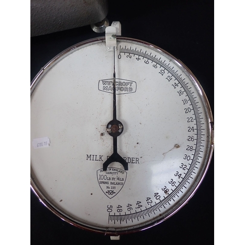 114 - AN AVERY SHOP SCALE, 4LB WITH 2 DRAM DIVISIONS and a Weycroft Macford milk recorder100Lb by 1/4 Lb s... 