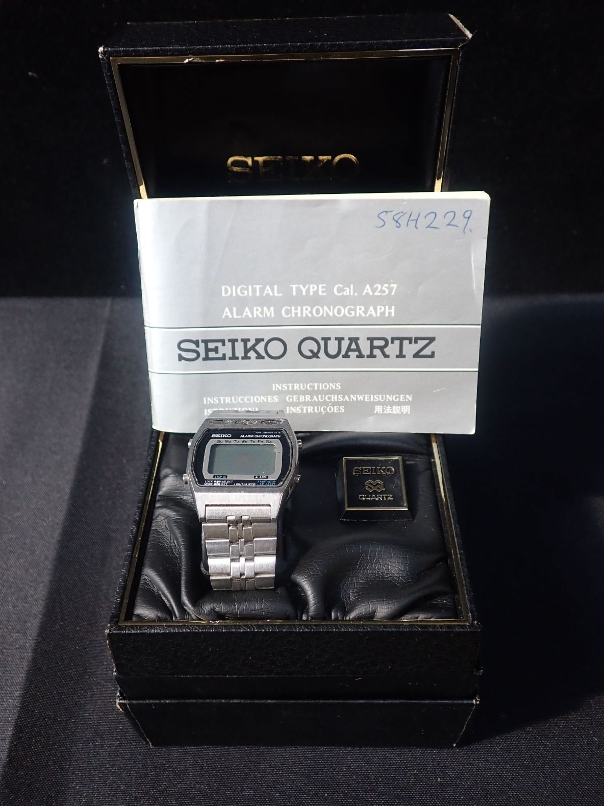 A RETRO GENTS SEIKO DIGITAL WATCH ALARM CHRONOGRAPH Digital type