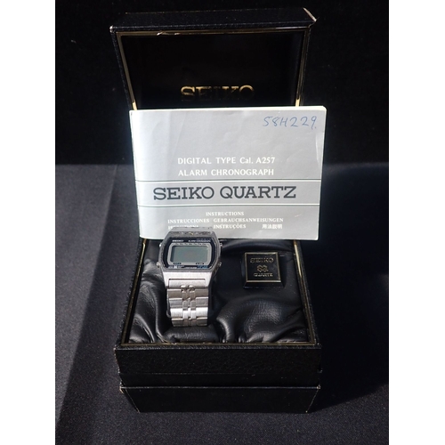 A RETRO GENTS SEIKO DIGITAL WATCH ALARM CHRONOGRAPH Digital type