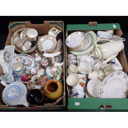 40 - A COLLECTION OF TEA WARES, INCLUDING ROYAL WORCESTER 'EVESHAM' and other ceramics