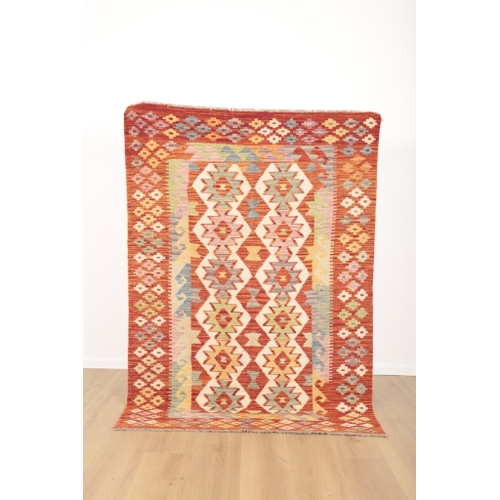 28 - AN ANATOLIAN STYLE KILIM 178cm x 123cm