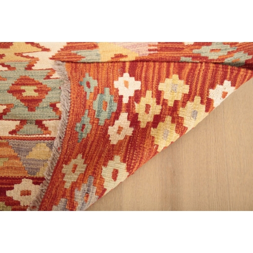28 - AN ANATOLIAN STYLE KILIM 178cm x 123cm