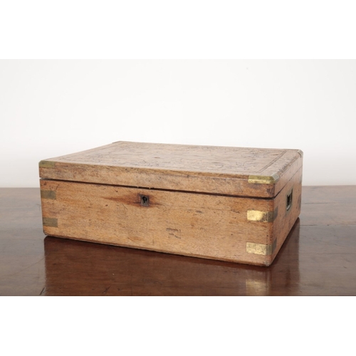 54 - AN OAK AND MARQUETRY CUTLERY BOX BY WIDDOWSON & VEALE the hinged lid inlaid with flowers opens to a ... 