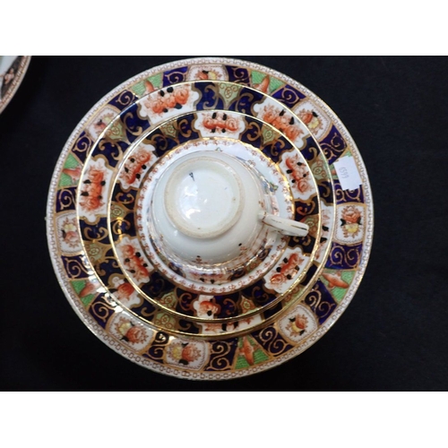 125 - A COLLECTION OF EDWARDIAN IMARI STYLE TABLEWARE various Staffordshire makers including Ridgway, Madd... 