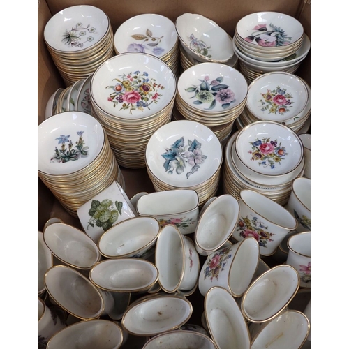 100 - A QUANTITY OF WORCESTER CERAMICS some boxed to include trinket trays, smallvases lidded boxes