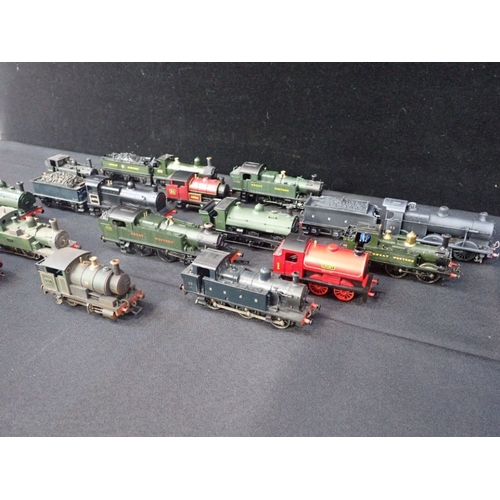 253 - A COLLECTION OF 00 GAUGE LOCOMOTIVES mostly GWR, various makes, some repainting