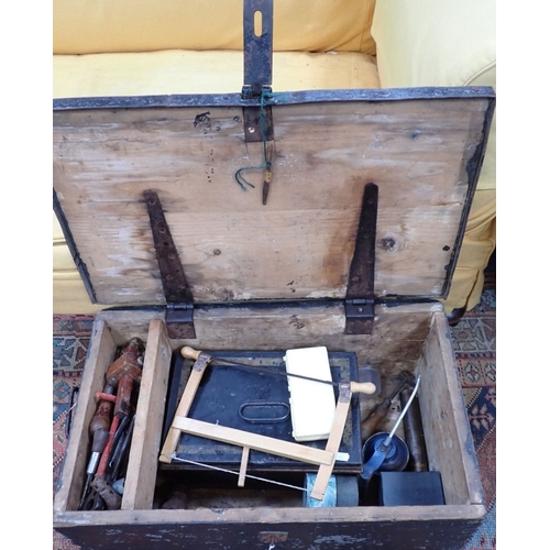 93 - A NAVAL ENGINEER'S TOOLBOX 'THOMPSON D77' containing a few tools (D77 was H.M.S. Trafalgar, commissi... 