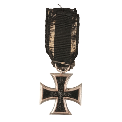 30 - 1870 IRON CROSS 2ND CLASS

three-piece construction, the ring has no maker's mark, with 25- year Jub... 