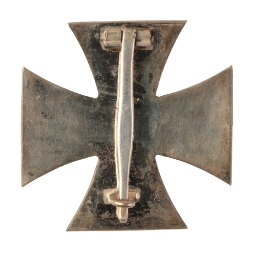 35 - 1914 IRON CROSS 1ST CLASS

an unmarked example with catch and pin to the reverse, core looks to be r... 