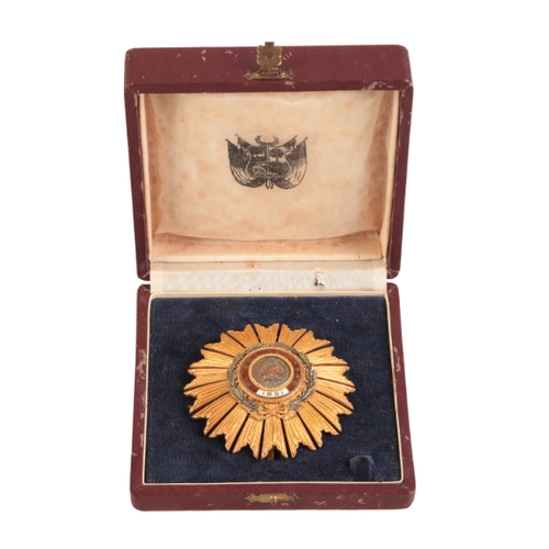 95 - A PERUVIAN ORDER OF THE SUN

Grand Officers Star, in original case of issue, condition EF