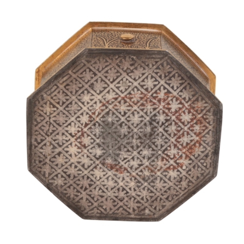 103 - AN ISLAMIC KOFTGARI IROU AND 'GOLD' INLAY BOX AND COVER

of octagonal form with cable borders, 12.5c... 