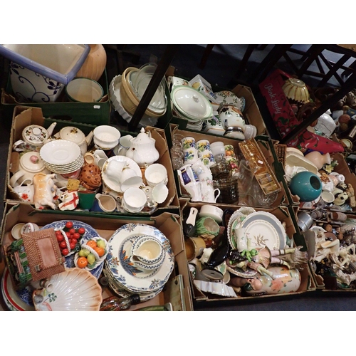 107 - A LARGE QUANTITY OF SUNDRIES household ceramics, glass, decorative items