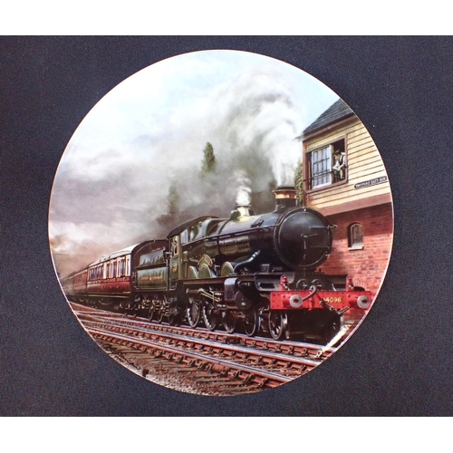 132 - SEVENTEEN RAILWAY THEMED COLLECTOR'S PLATES Bradford Exchange, Wedgwood etc (boxed)