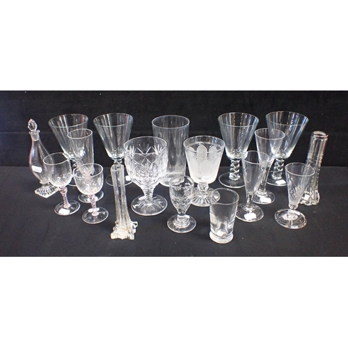 146 - A COLLECTION OF GLASSWARE