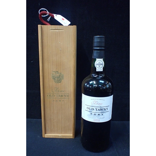 149 - MARKS AND SPENCERS FINE OLD TAWNY PORT 75cl, in wooden gift box